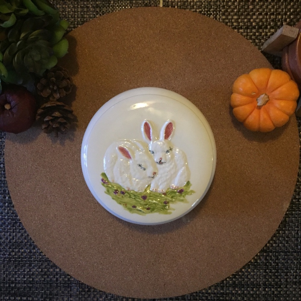 Retro Hand Painted Rabbit Trinket Dish - Picture 2 of 5
